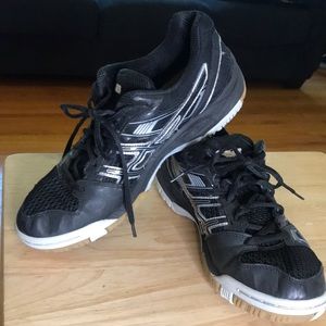 Women volleyball shoes ASICS size 10 black used